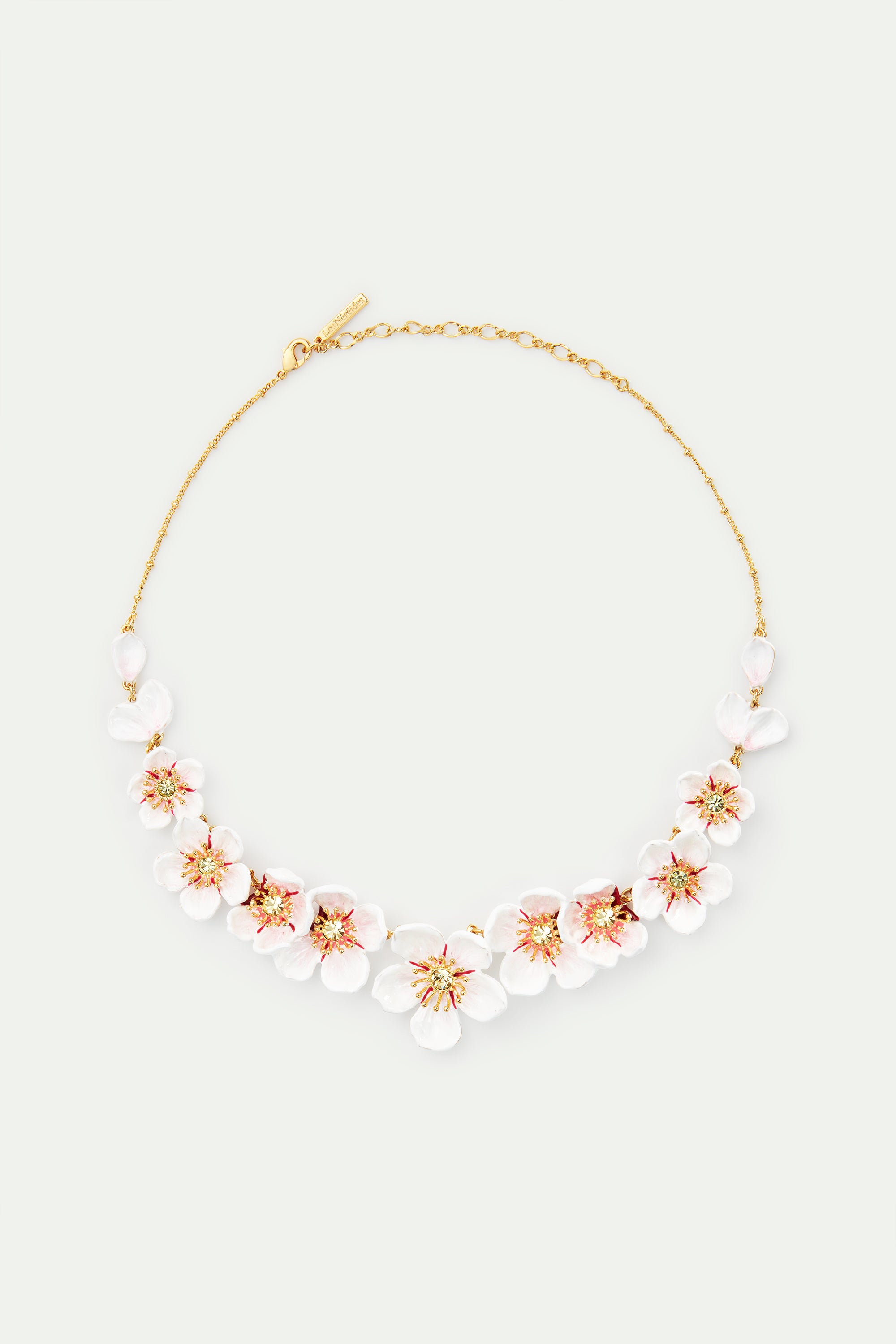 Collier plastron fleurs blanches de cerisier