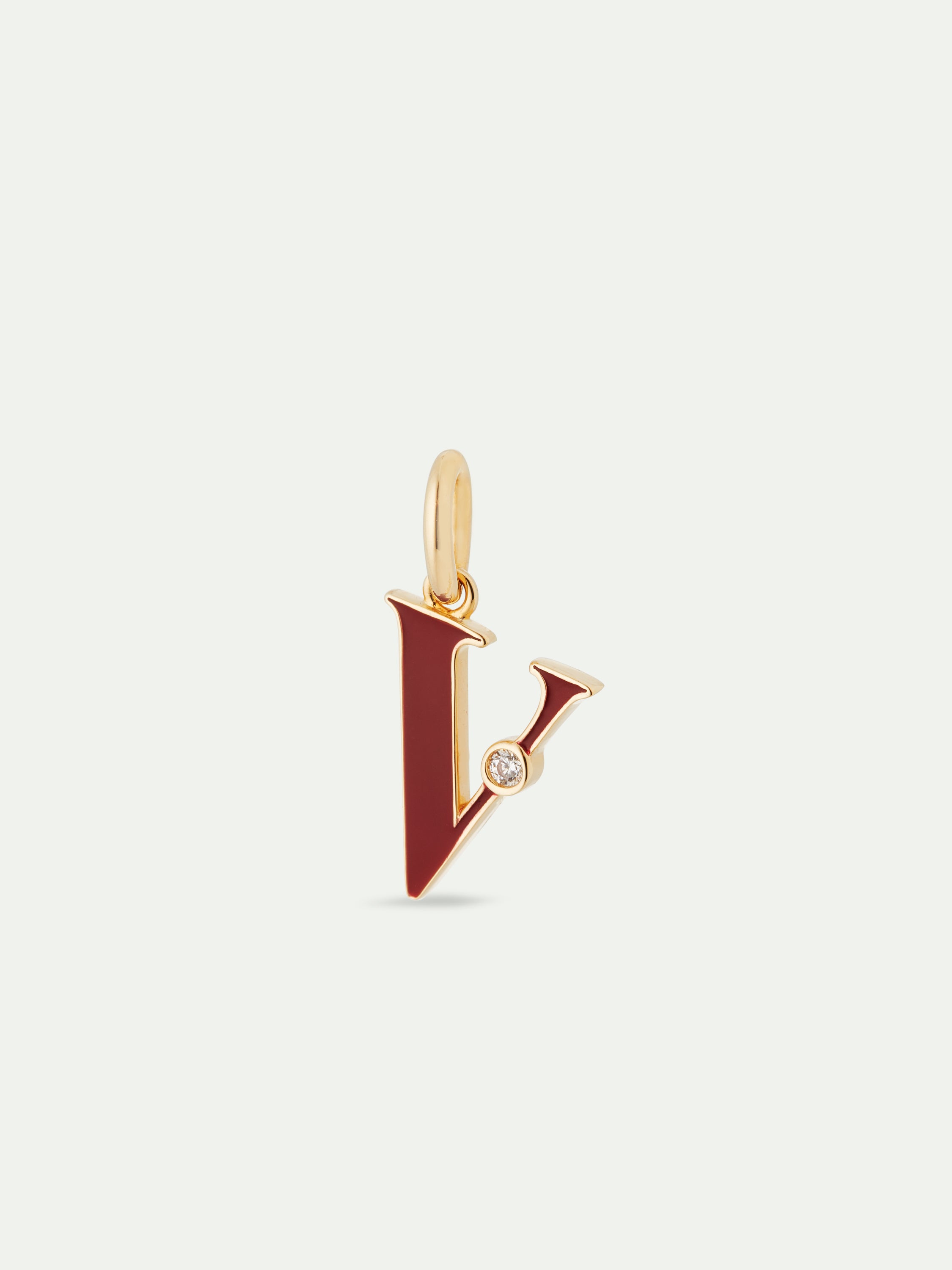 Letter V pendant necklace