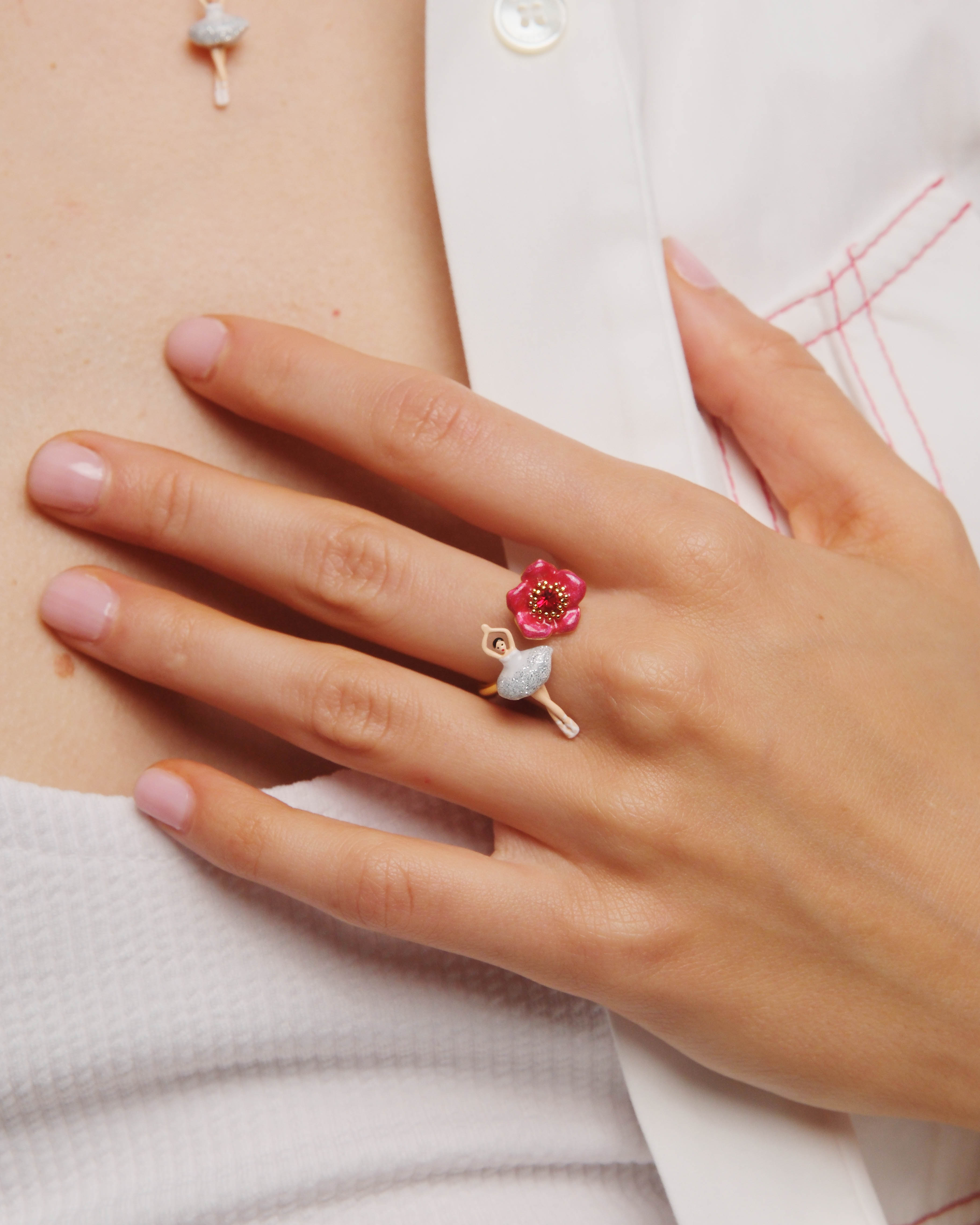 Bague ajustable ballerine et fleur rouge