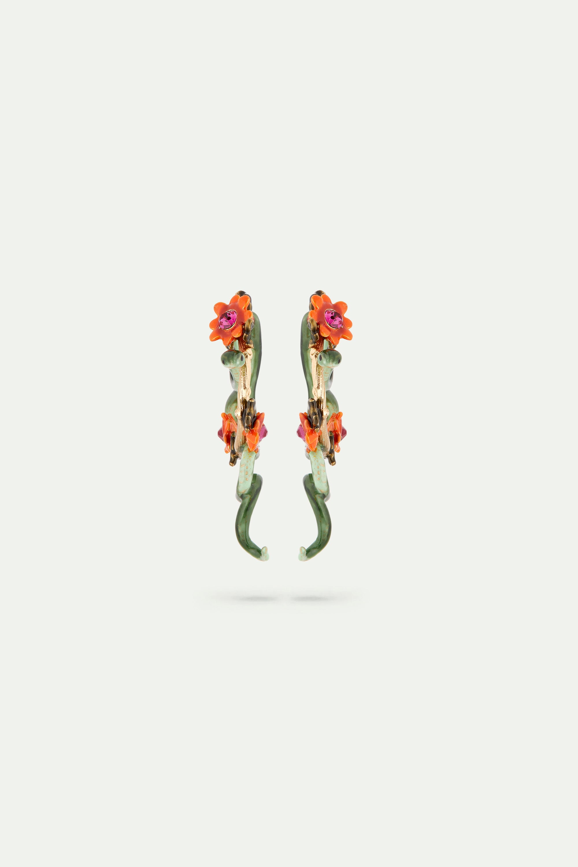 Boucles d'oreilles tiges serpent vert et fleurs de dahlia