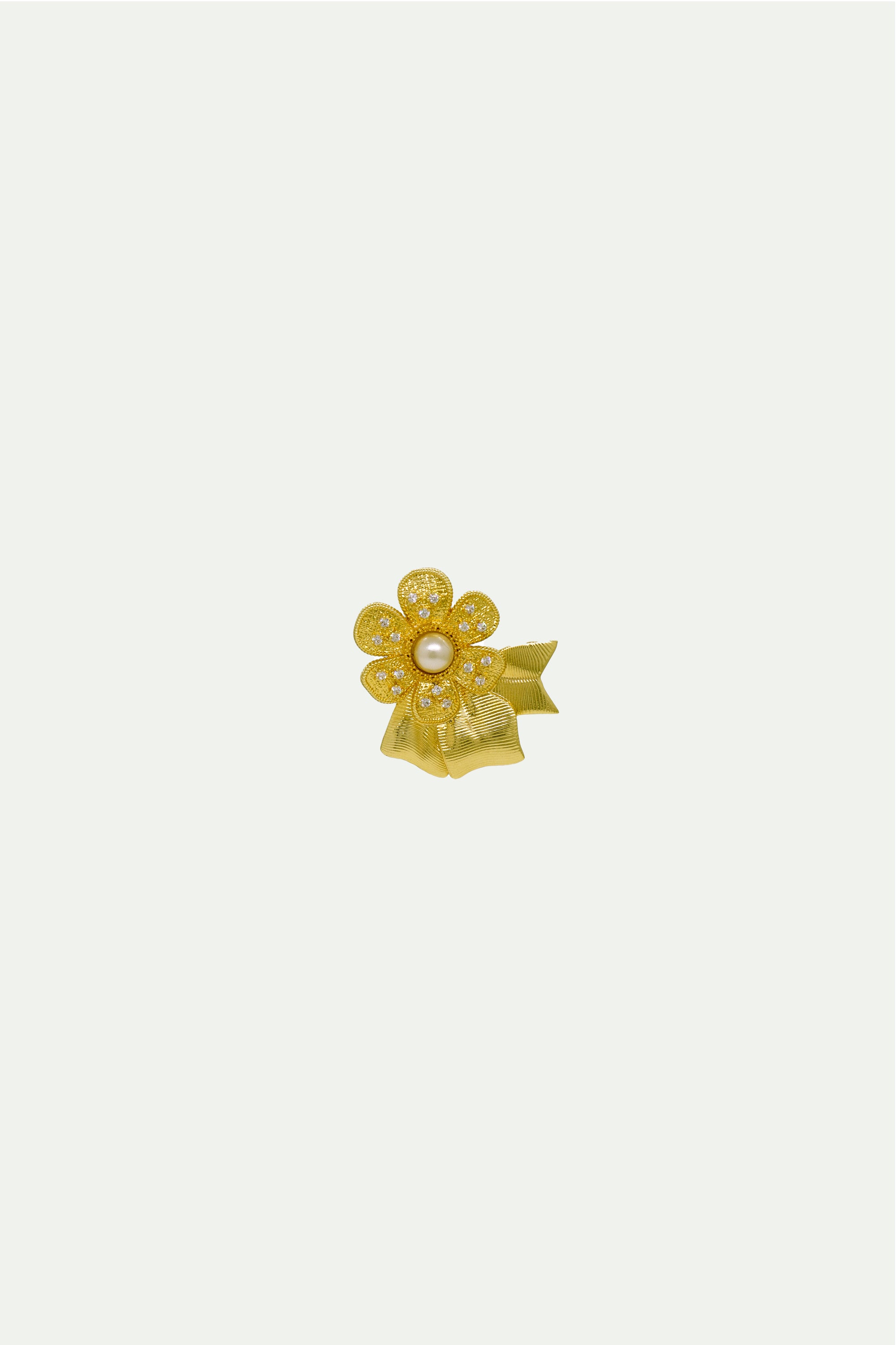 Broche fleur en laiton doré et perle fantaisie