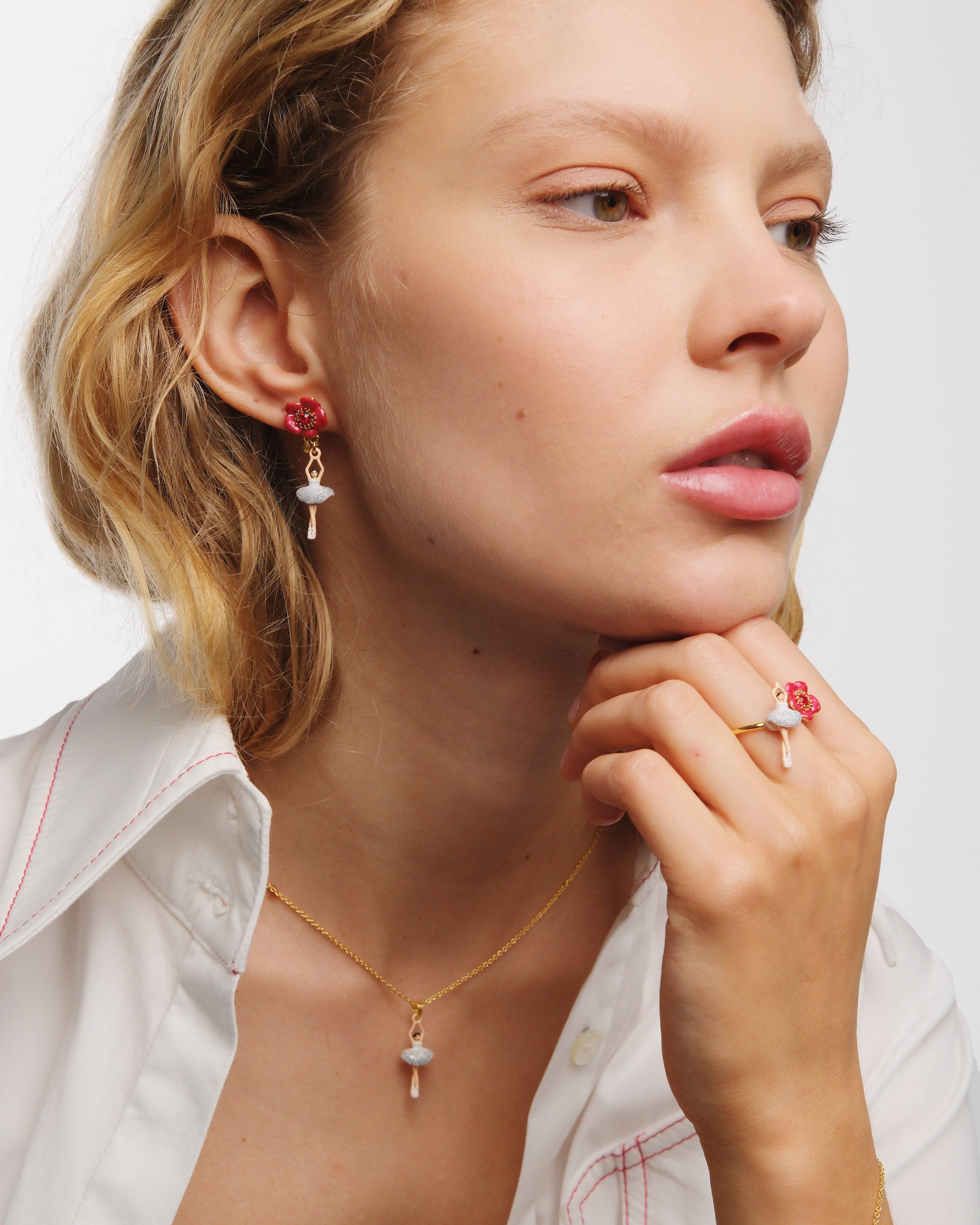 Boucles d'oreilles ballerine et fleur rouge