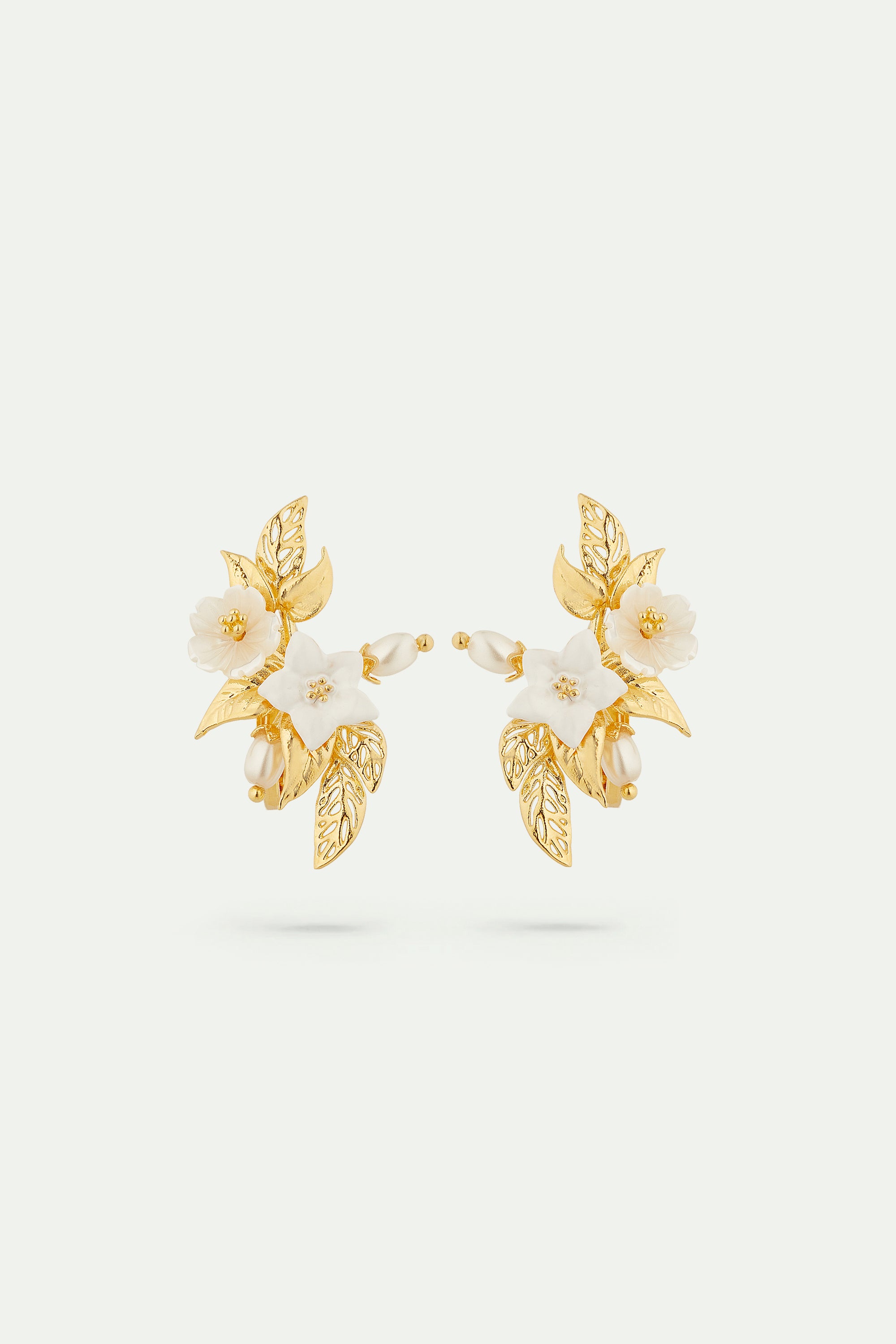 Boucles d'oreilles jasmin officinal blanc et feuilles dorées à l'or fin