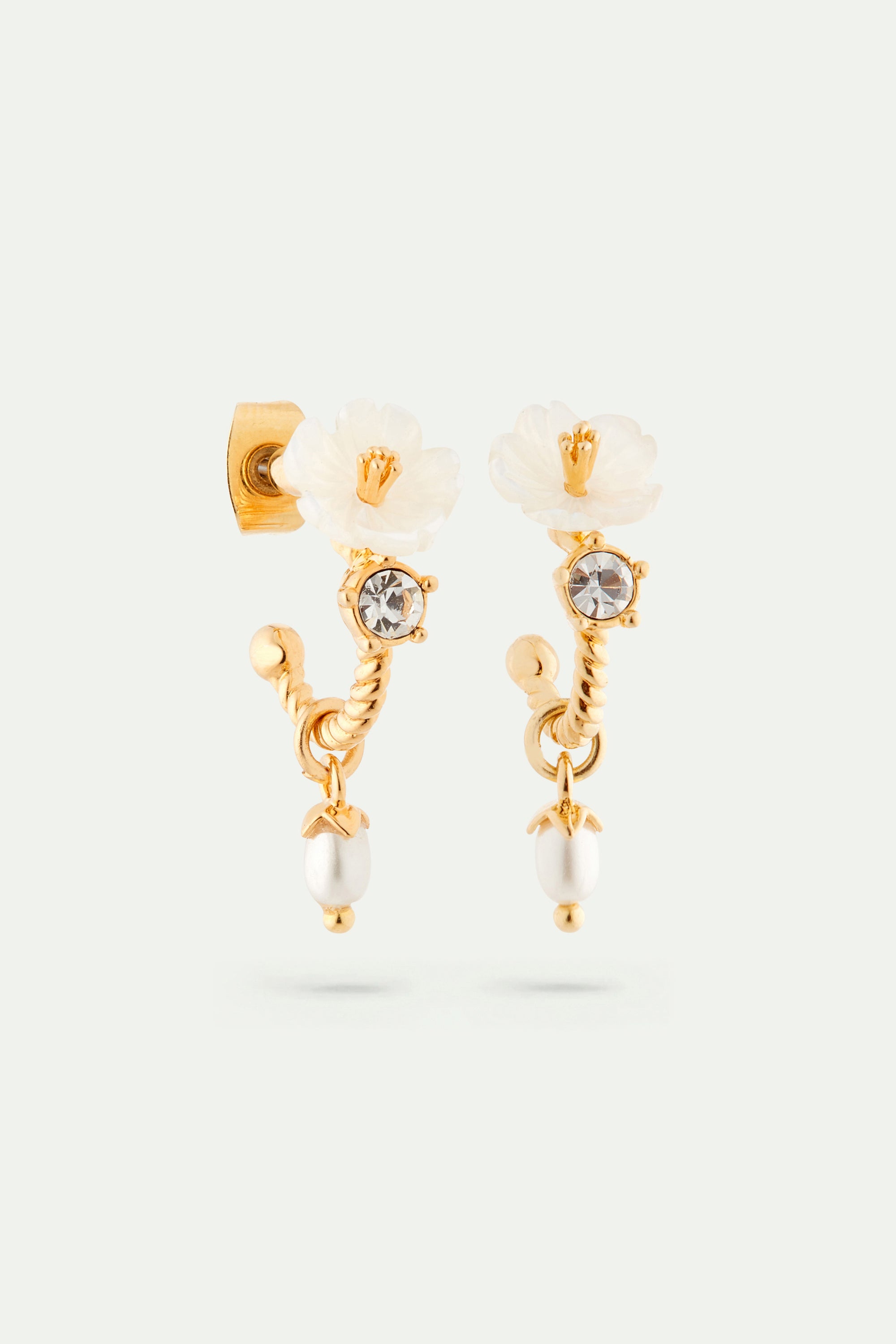 Boucles d'oreilles tiges pendantes jasmin officinal blanc, cristal facetté et perle fantaisie