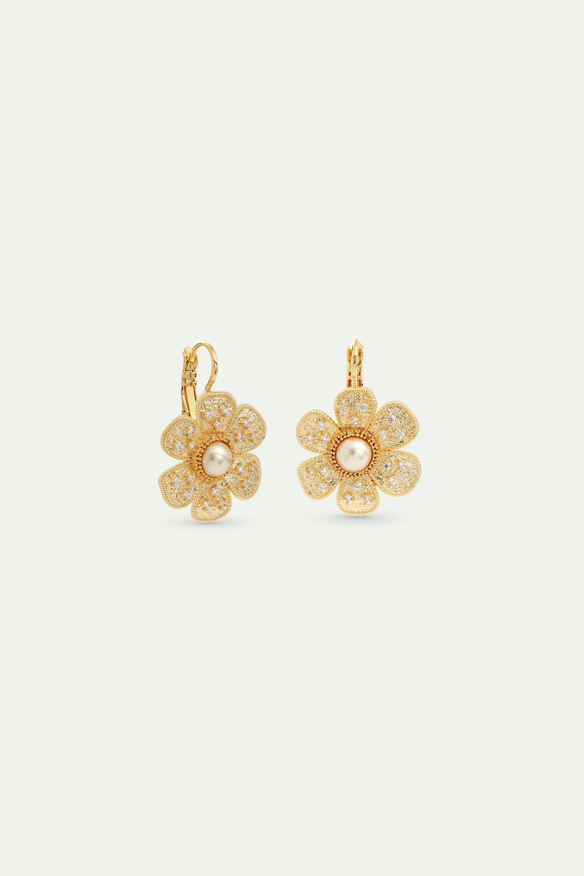 Boucles d'oreilles dormeuses fleur en laiton doré