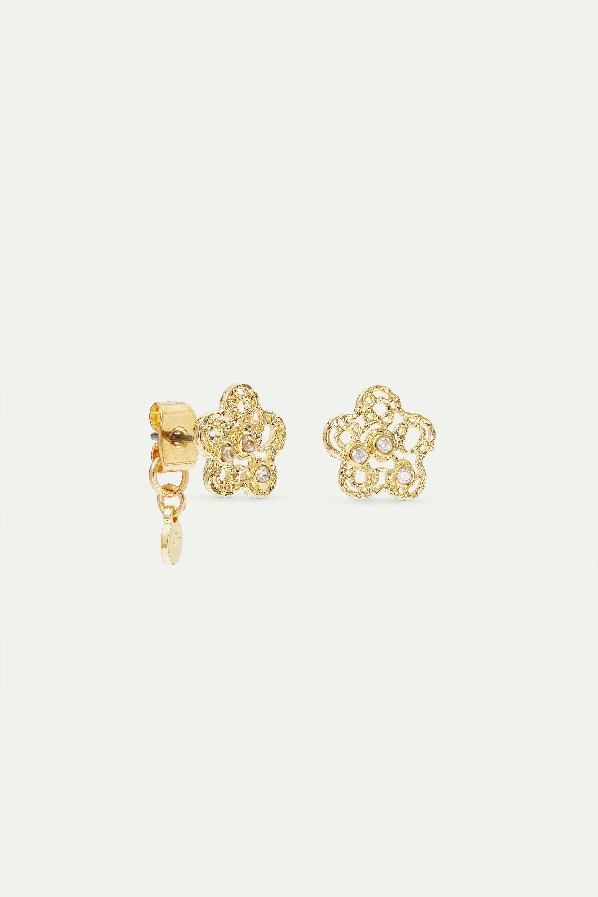 Boucles d'oreilles tiges fleur dorée en filigrane et cristaux