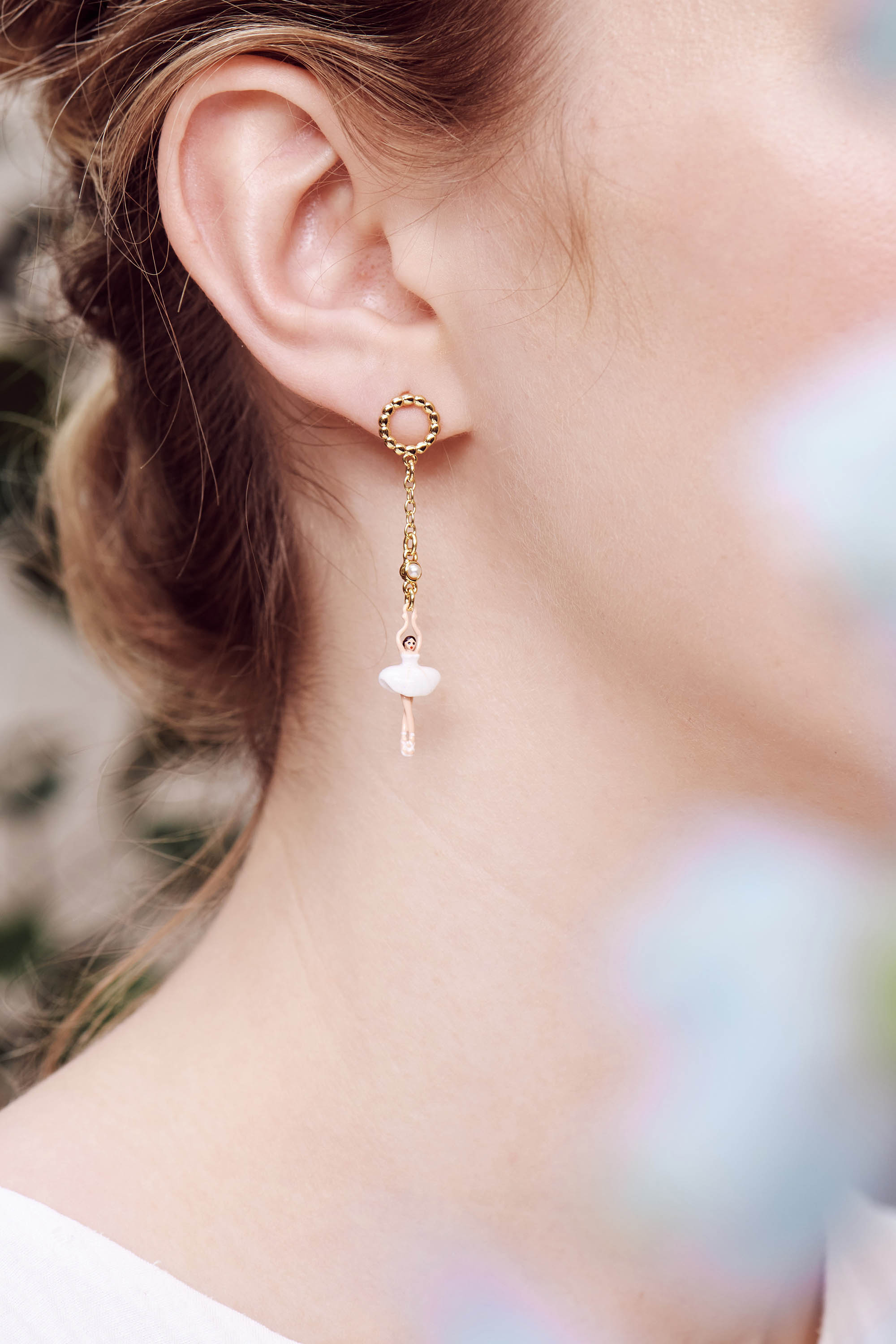 Boucles d'oreilles anneau perlé et mini ballerine en tutu rouge