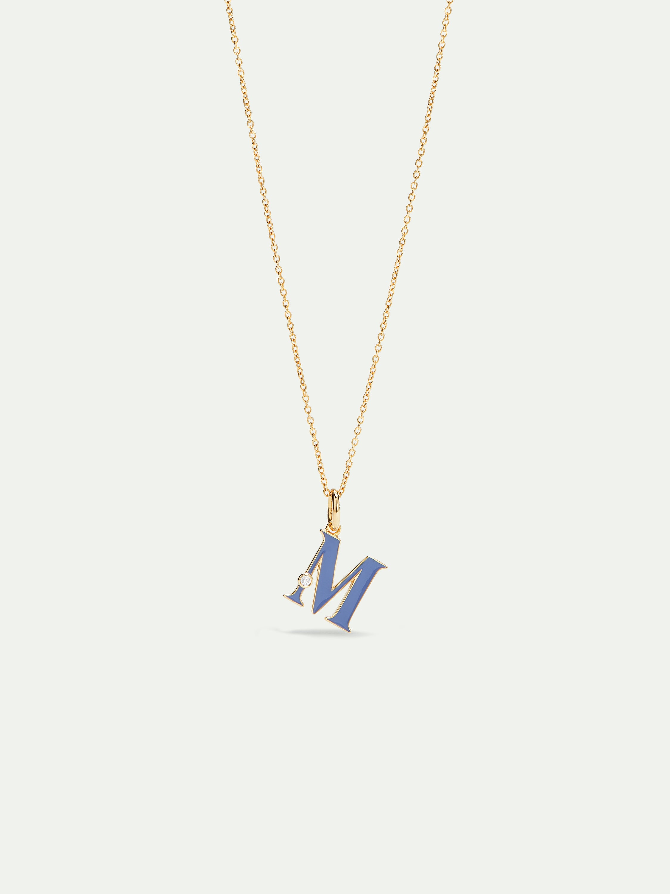 Collier pendentif lettre M