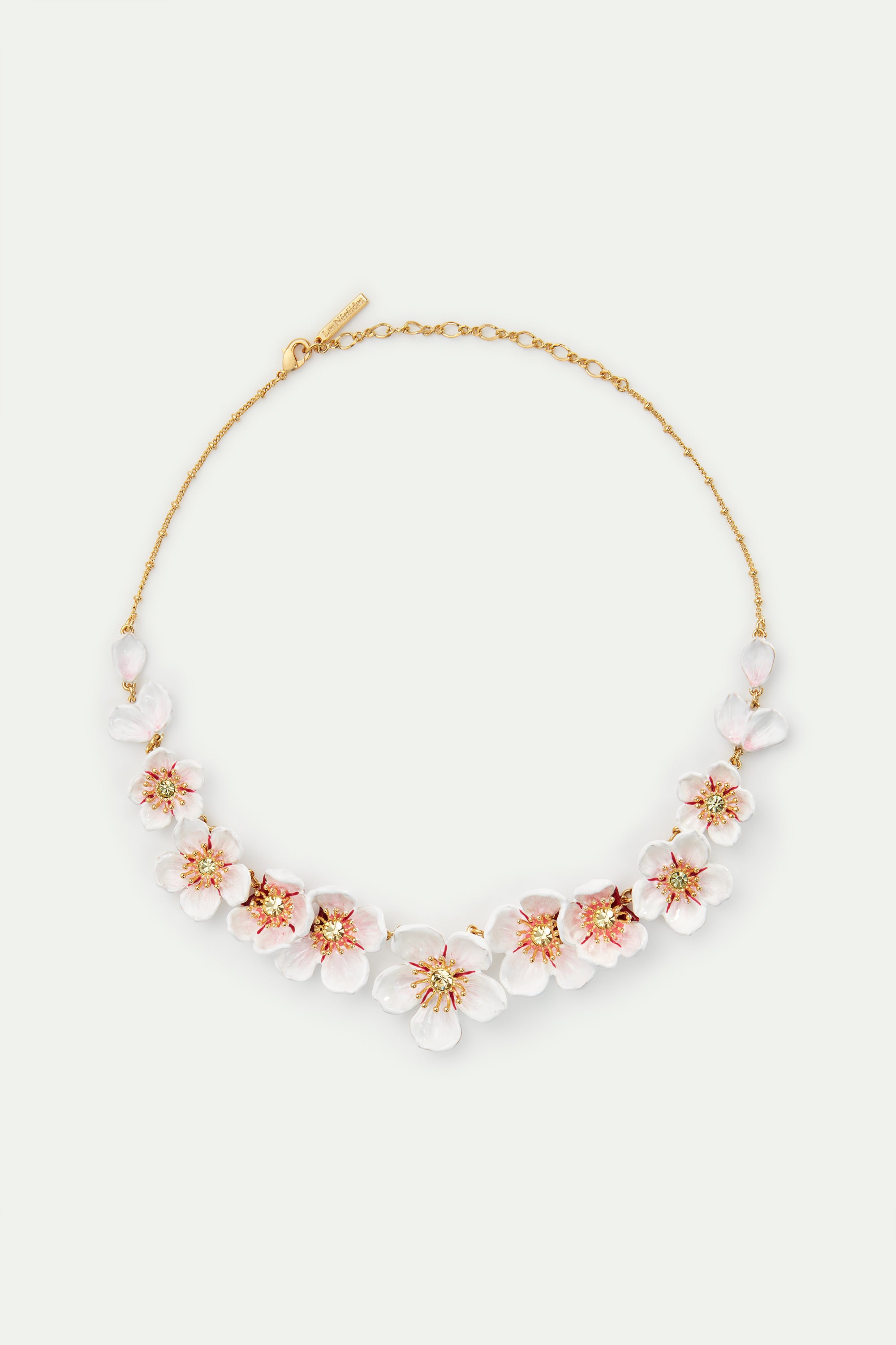 Collier plastron fleurs blanches de cerisier