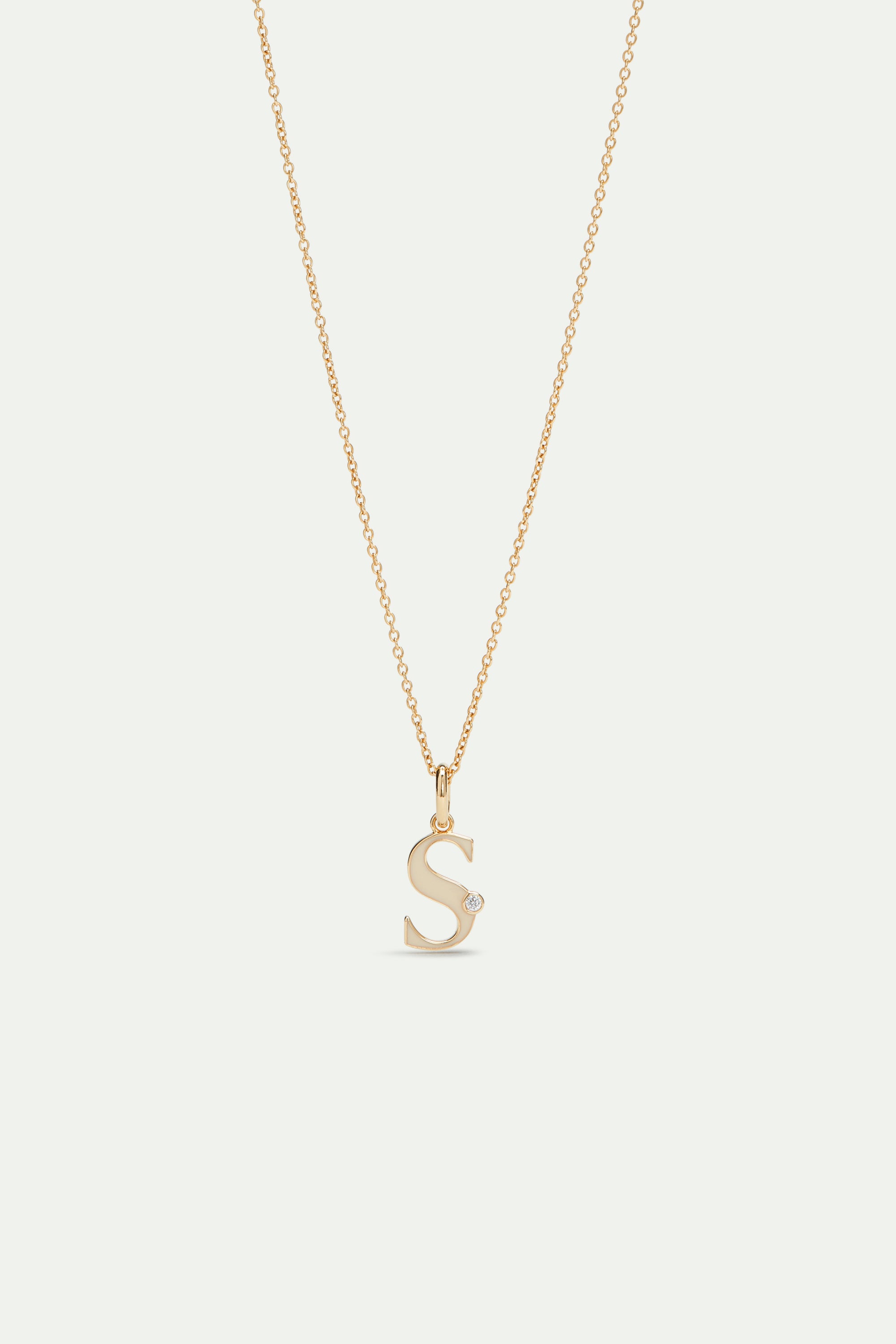 Collier pendentif lettre S