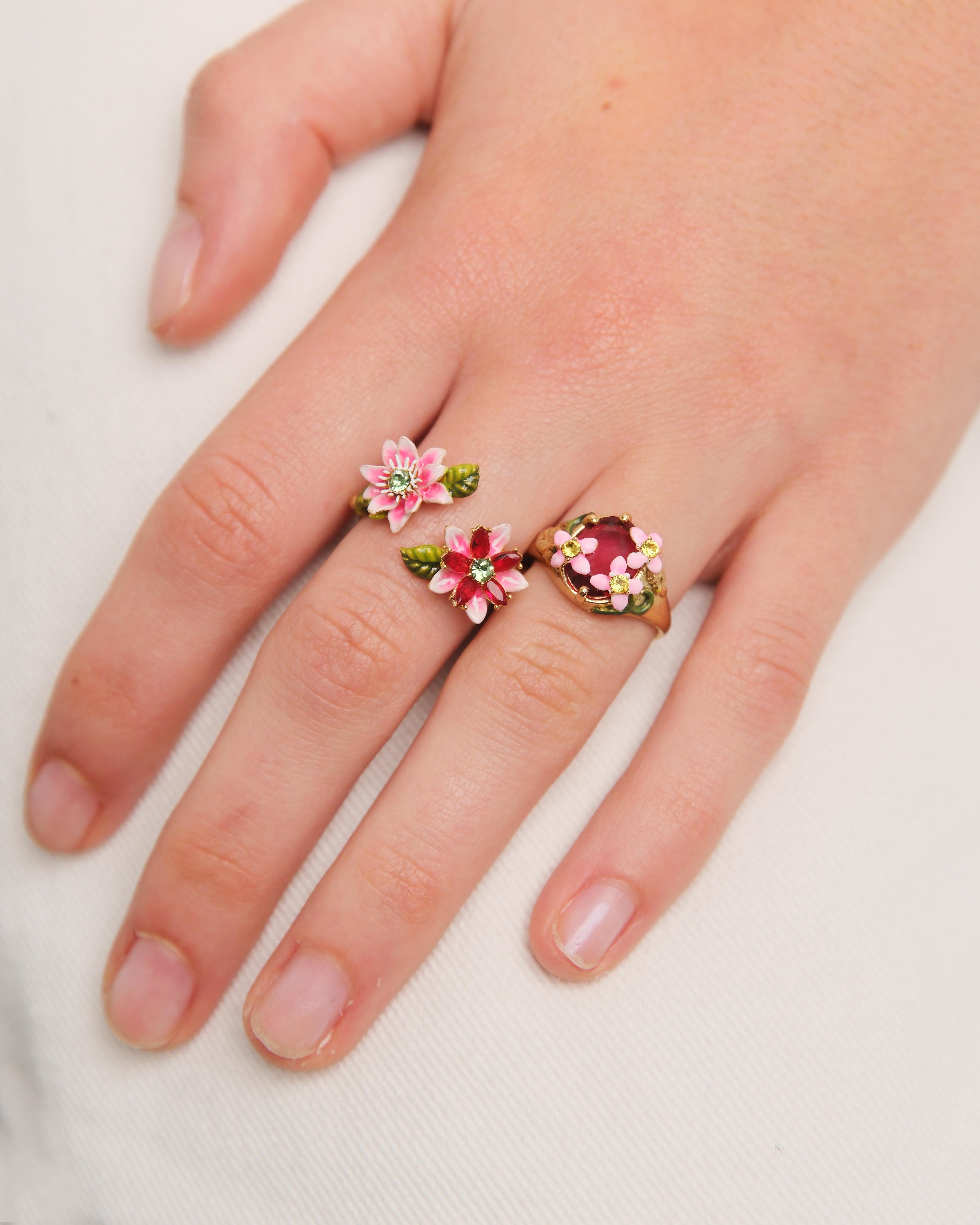 Bague cocktail verre facetté rose et fleurs roses