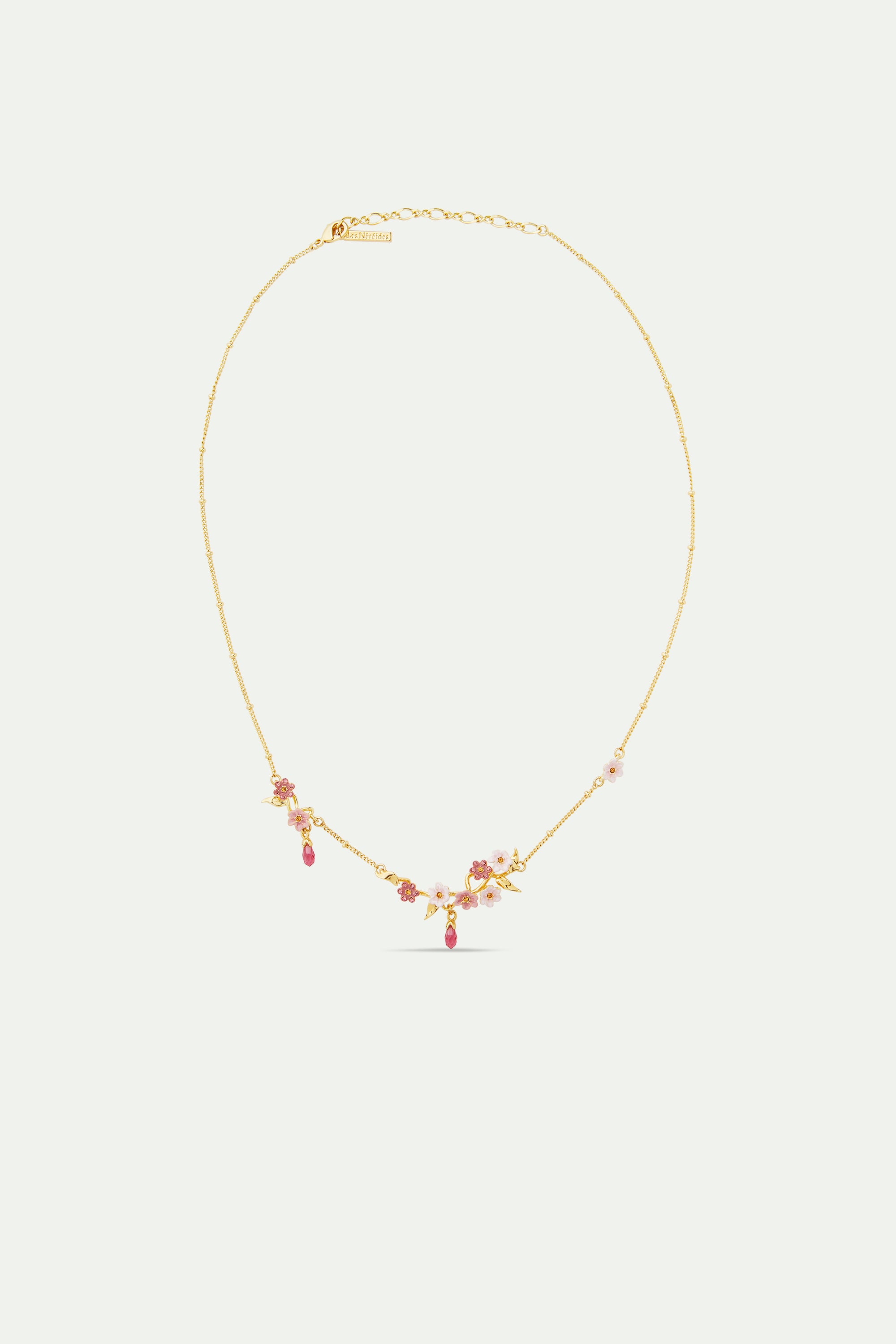 Collier plastron fleurs de jasmin roses