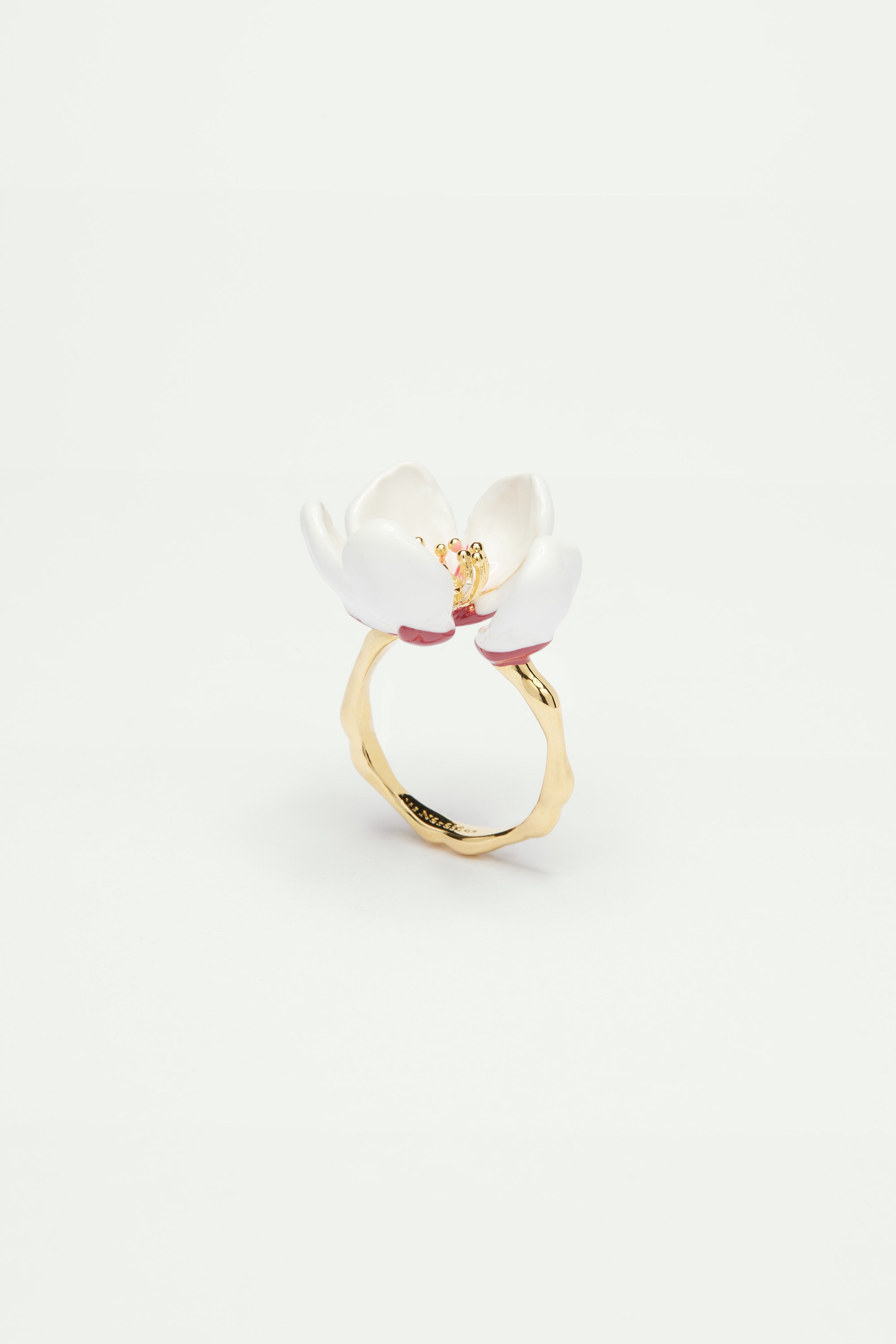 Bague ajustable fleur blanche du japon et pétale