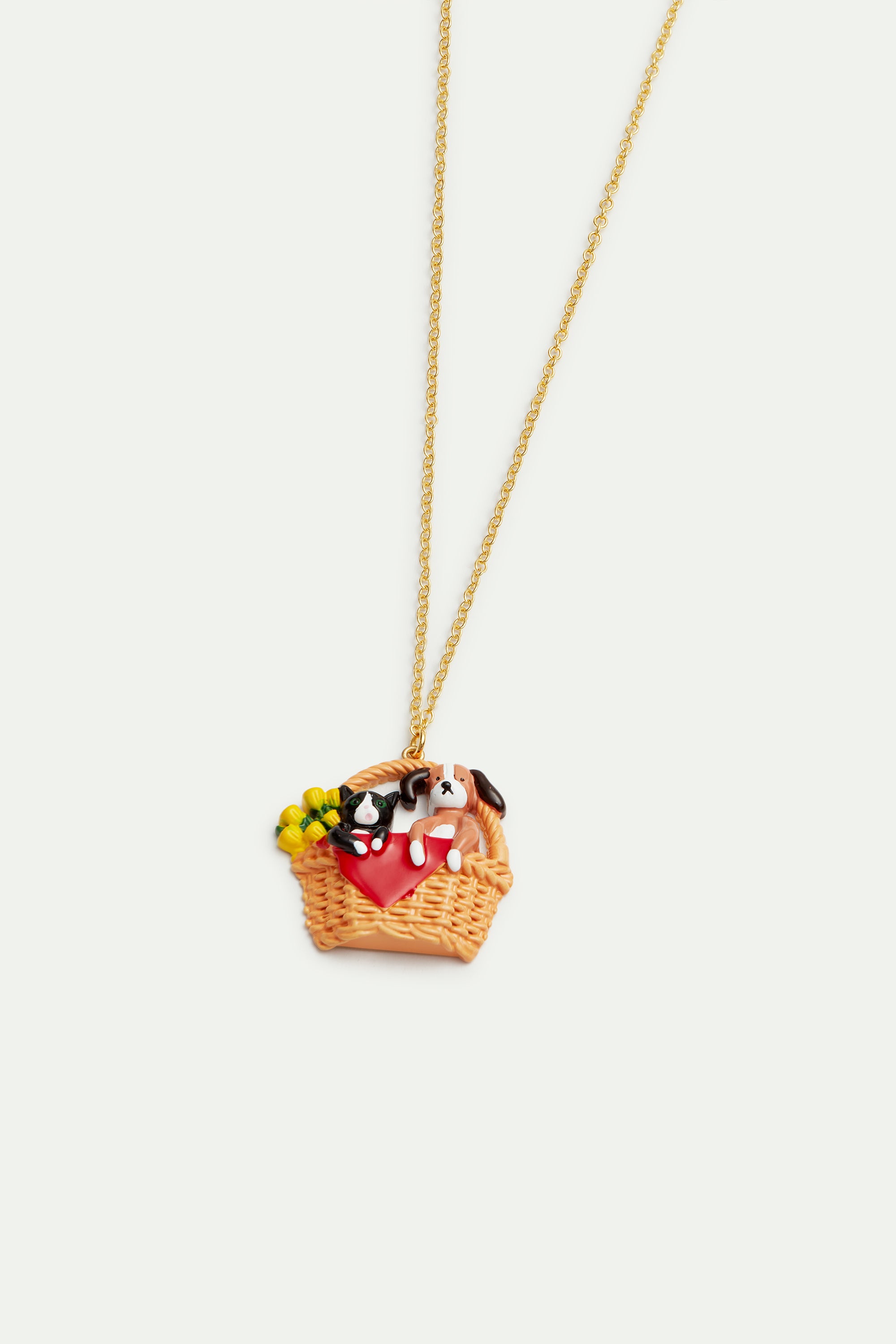 Collier pendentif panier en osier, chat et chien