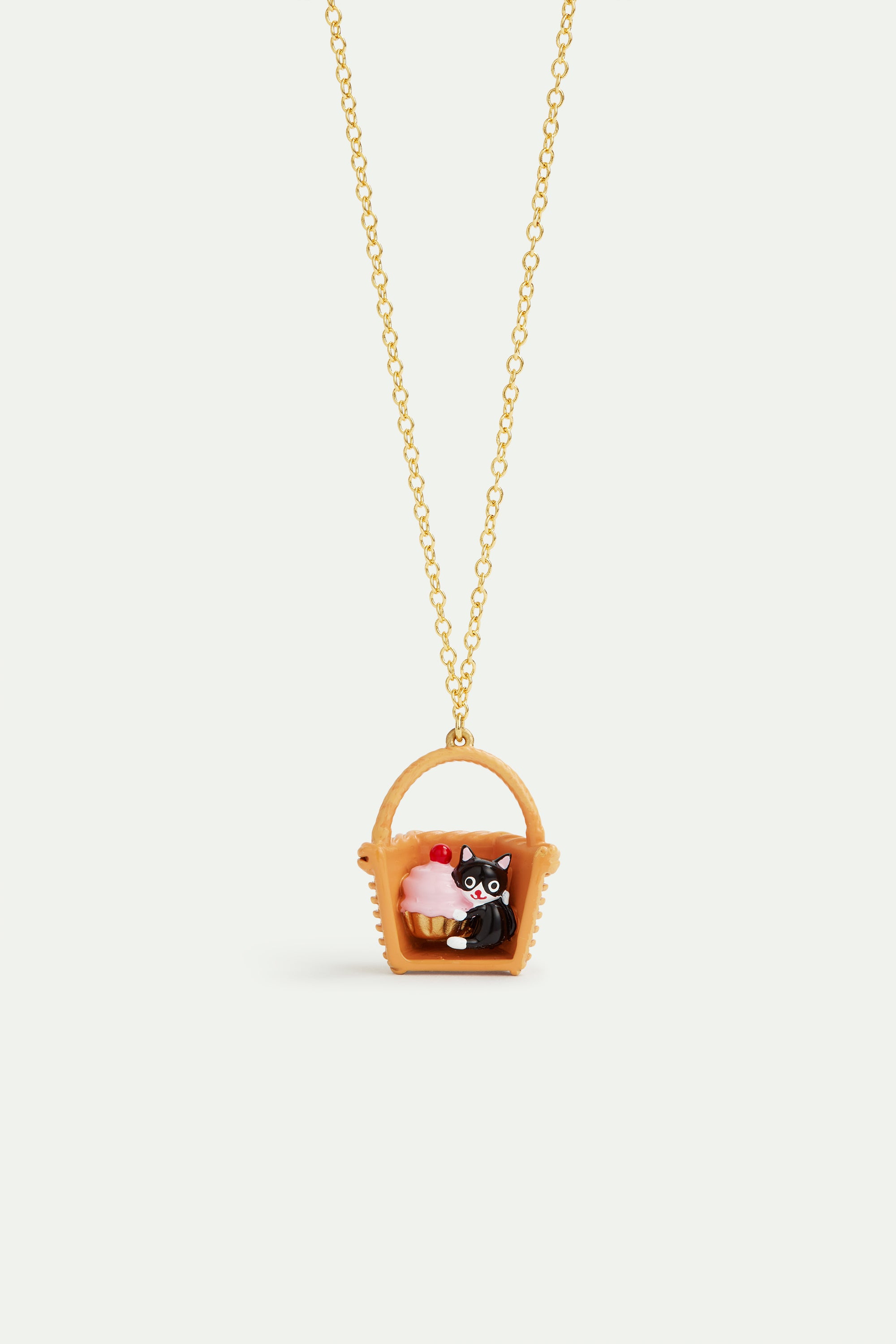 Collier pendentif panier, chat noir et patisserie