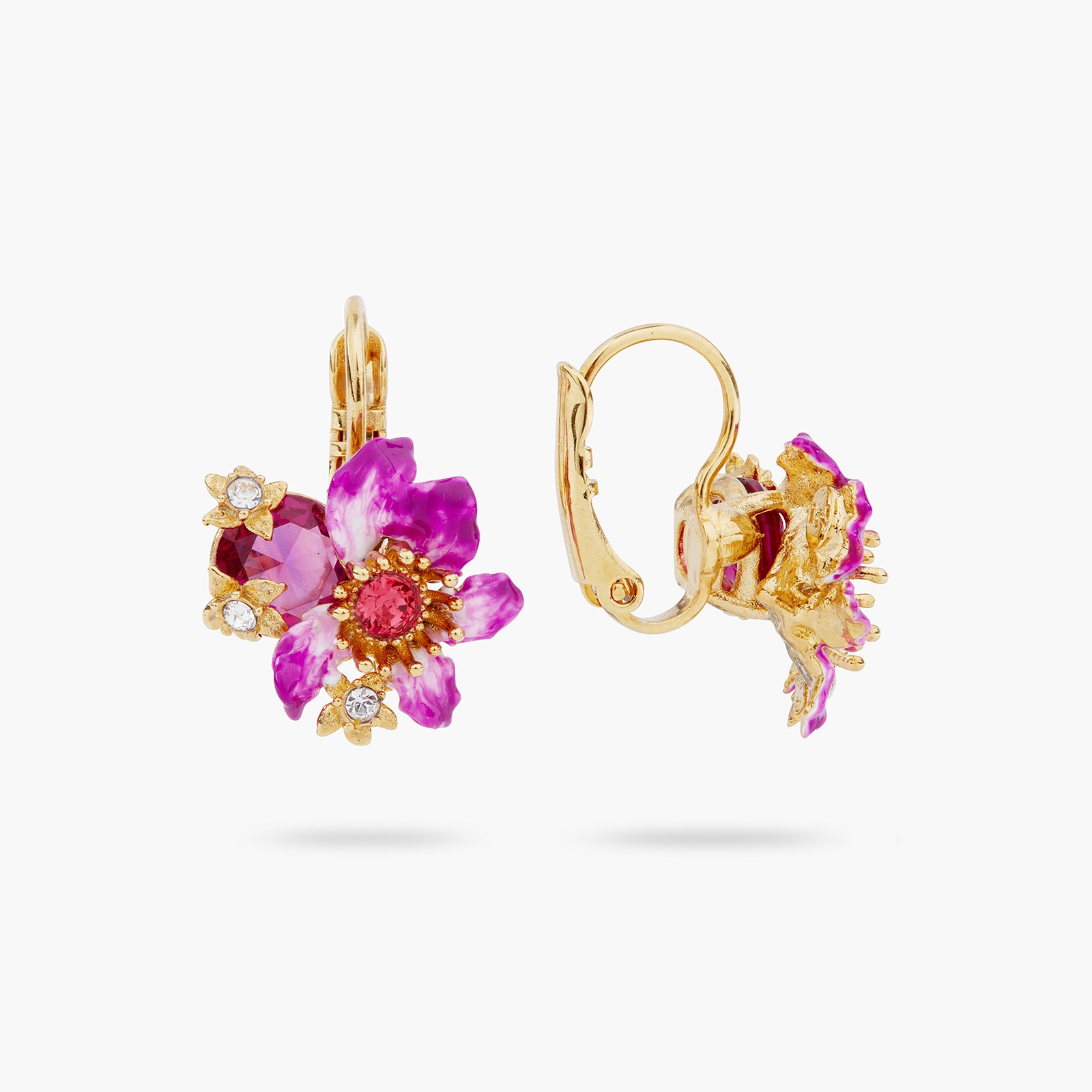 Boucles d'oreilles dormeuses fleur de Bauhinia violette