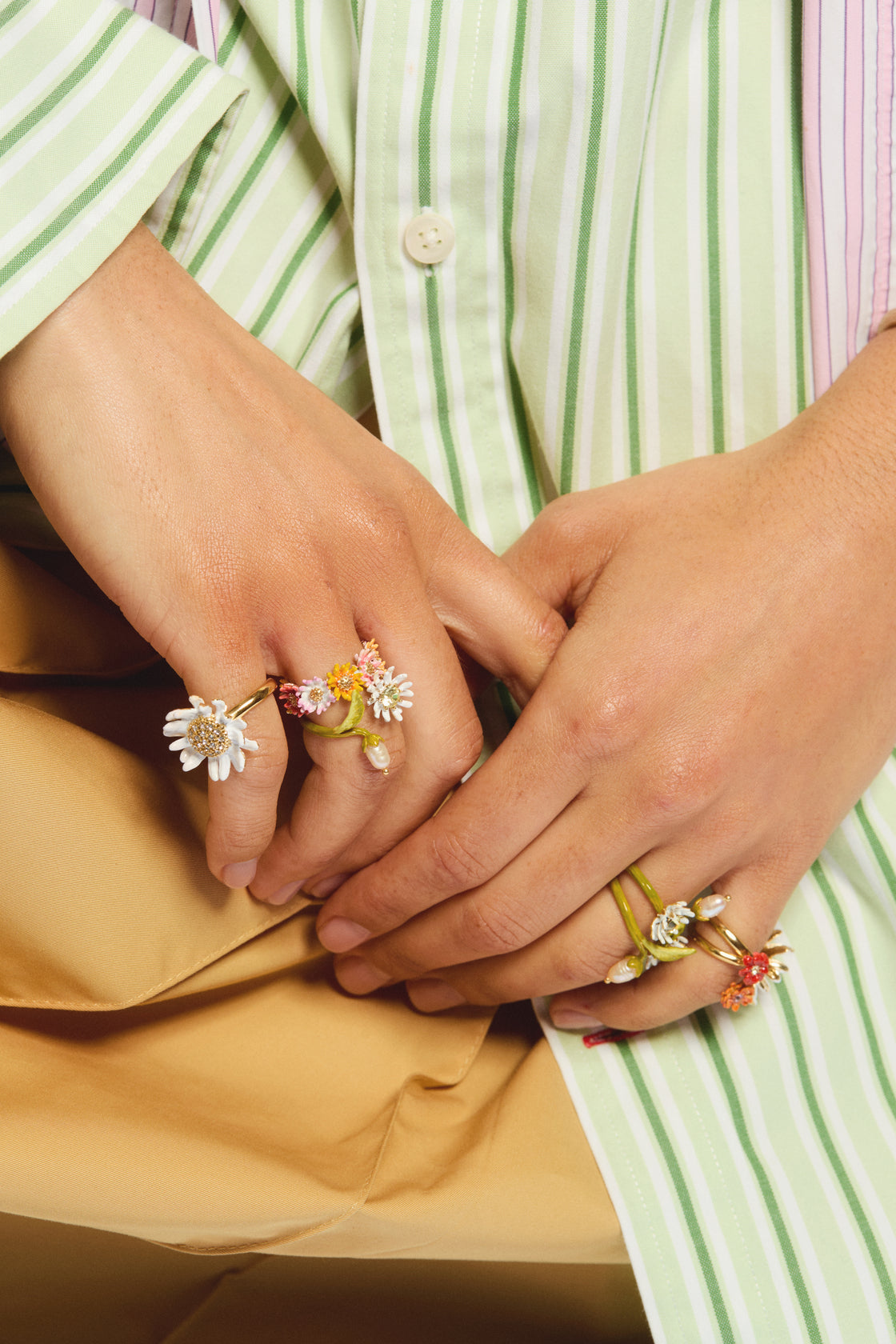 White and green daisy, mother of pearl bead adjustable ring