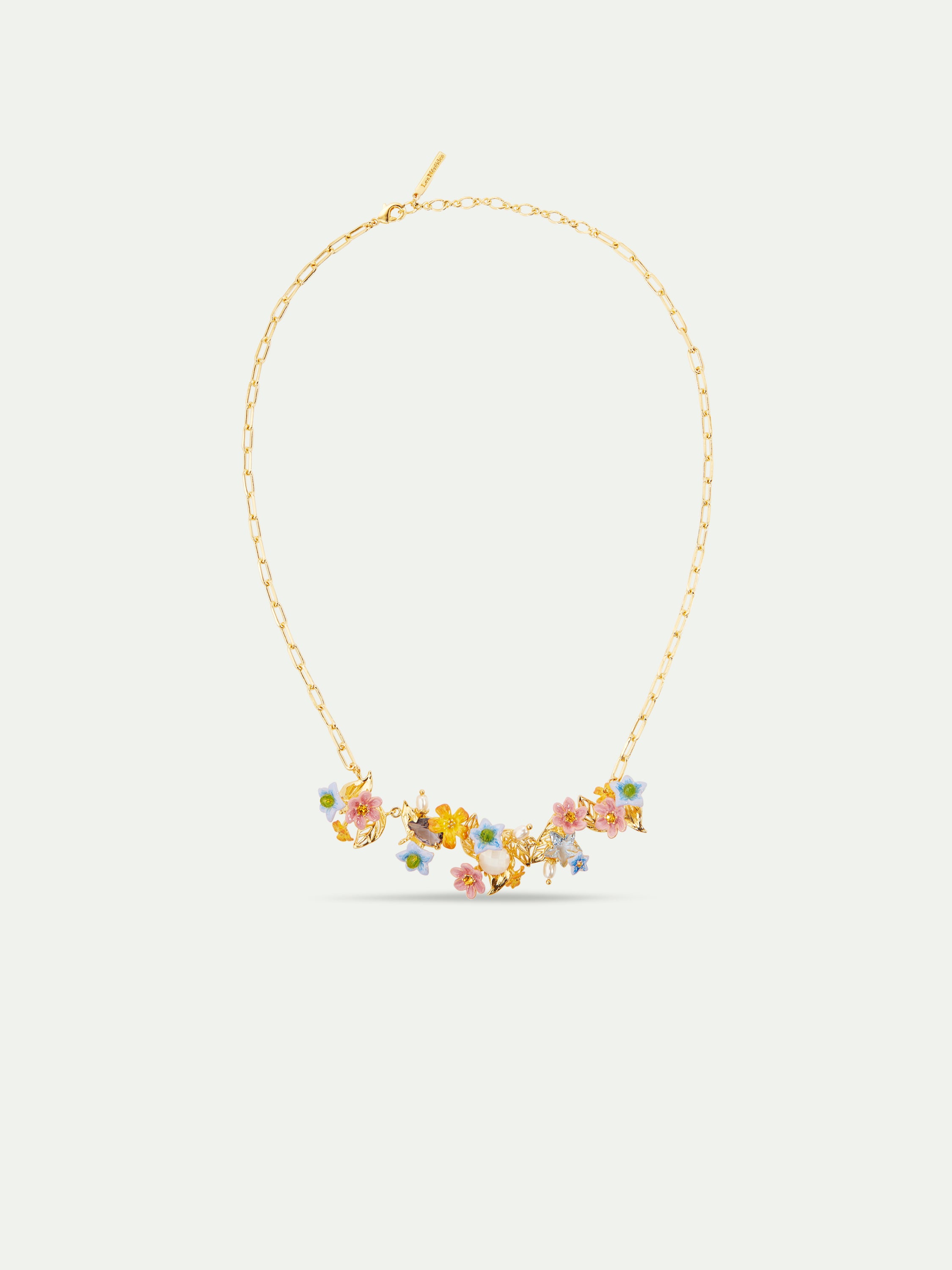 Collier plastron fleurs de jasmin colorées, pierre facettée et perles fantaisies