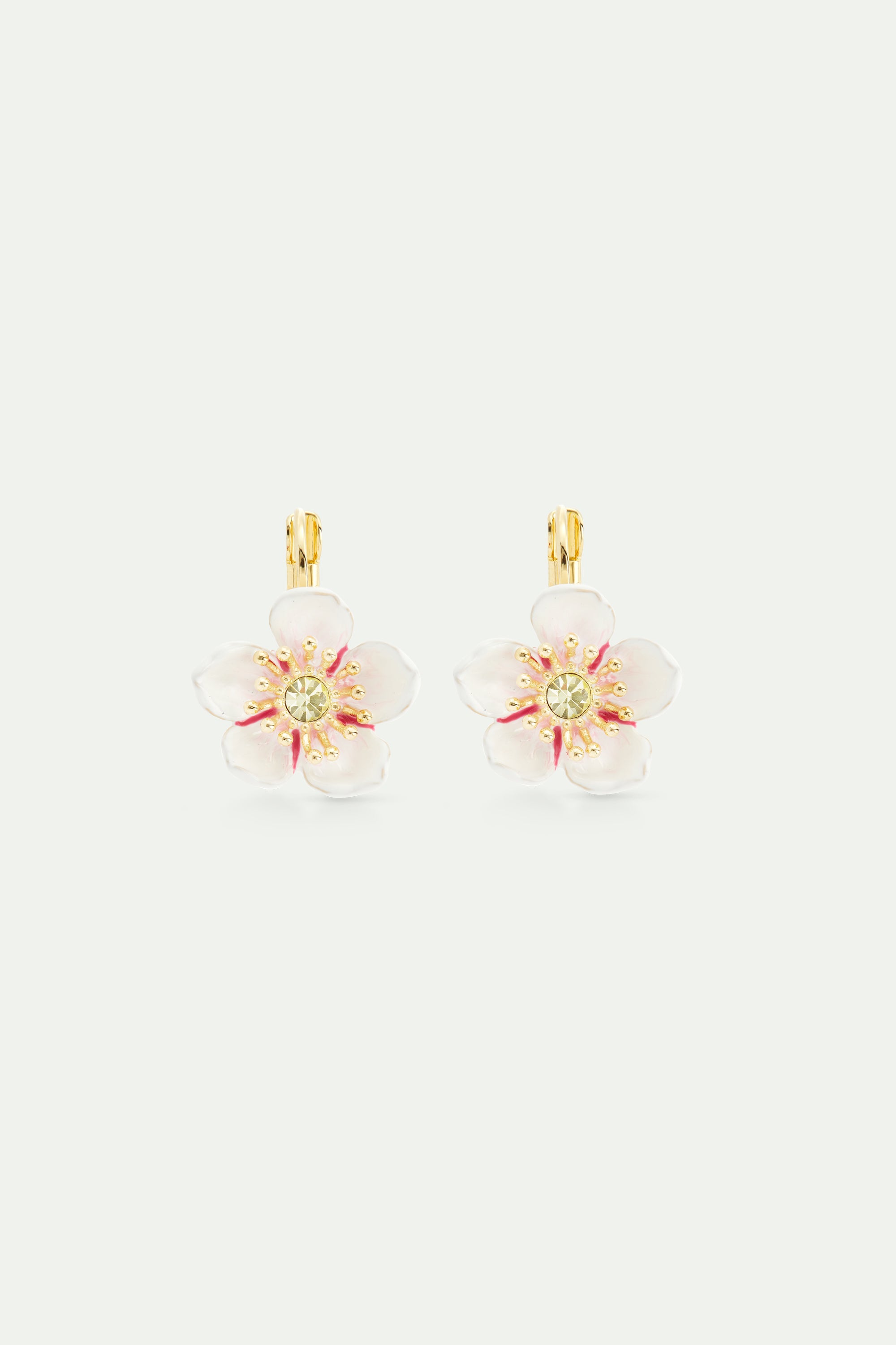 Boucles d'oreilles dormeuses fleur blanche de cerisier