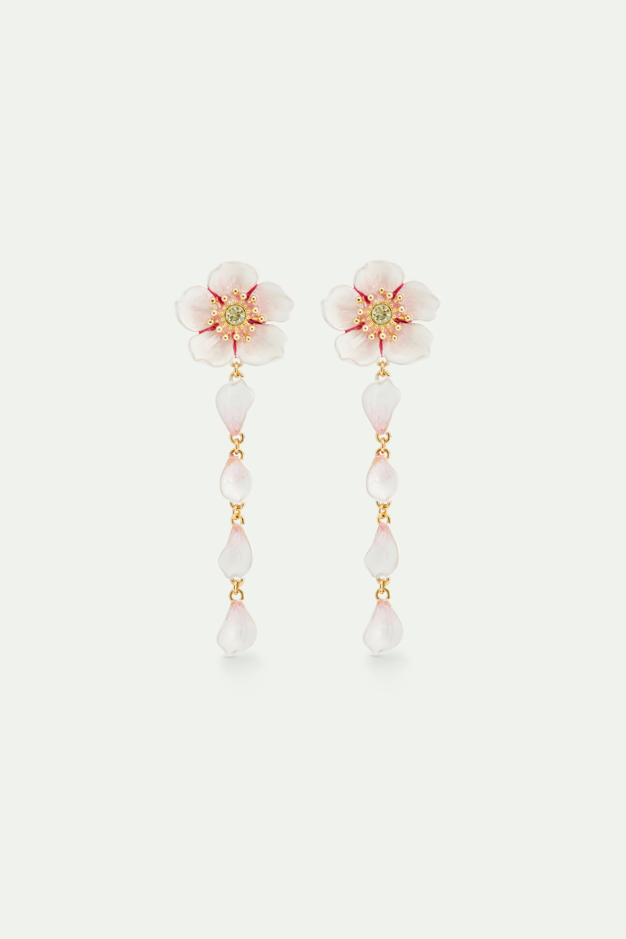 Boucles d'oreilles tiges pendantes fleur blanche de cerisier